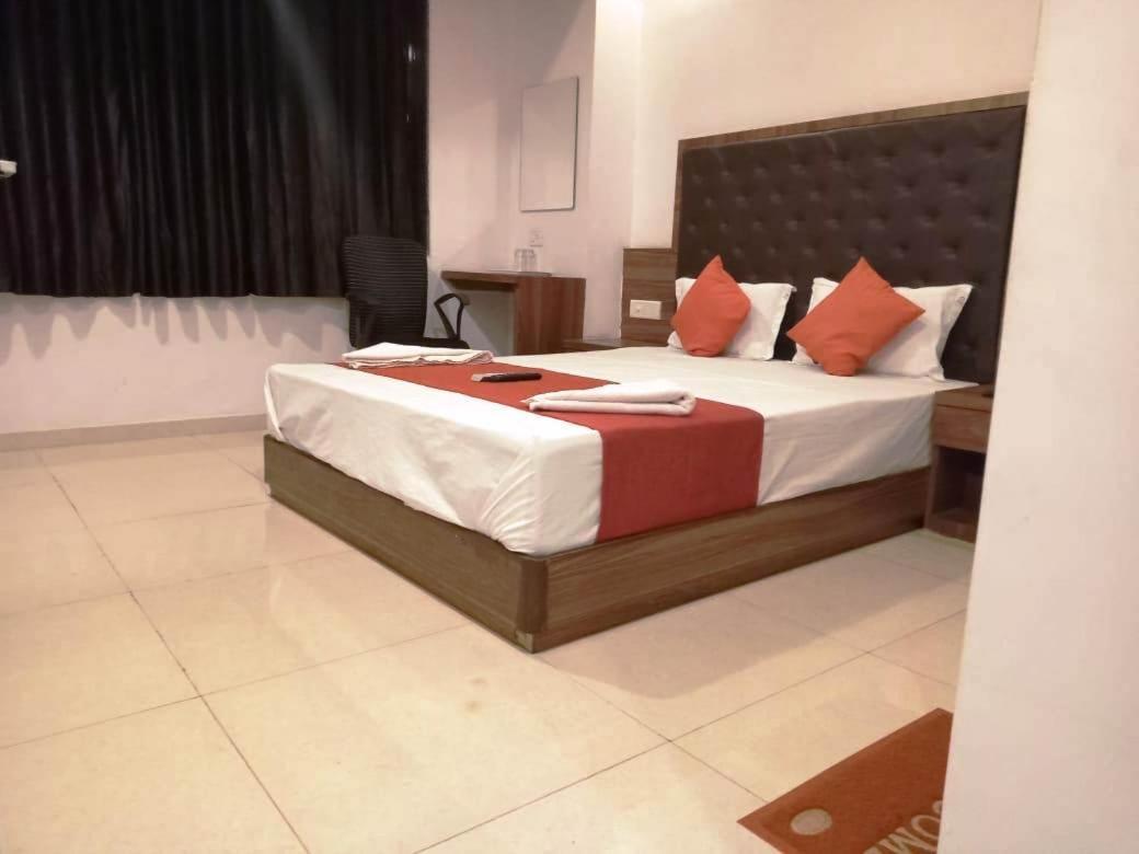 Sai Deep Lodging Nova Bombaim Exterior foto