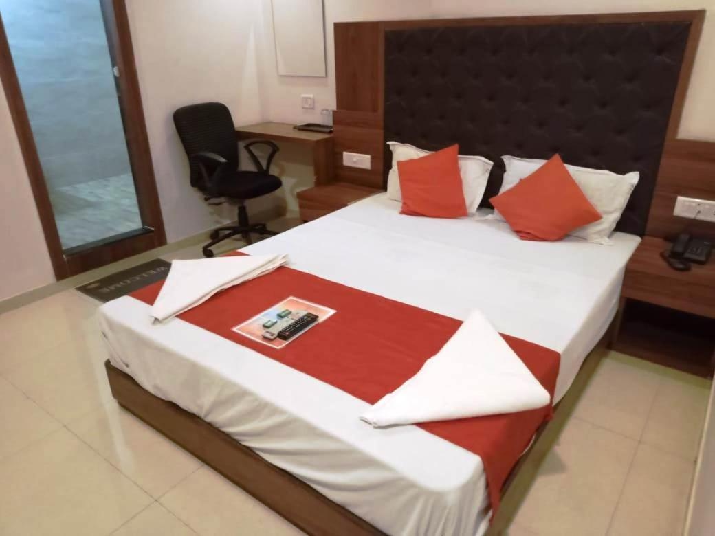 Sai Deep Lodging Nova Bombaim Exterior foto