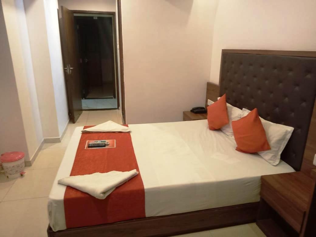 Sai Deep Lodging Nova Bombaim Exterior foto